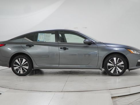 Used 2022 Nissan Altima 2.5 SV AWD/4WD image 11