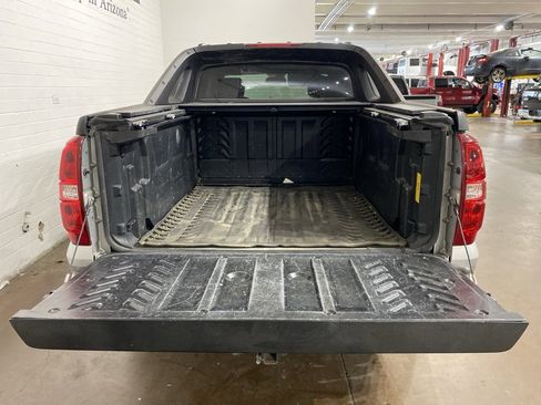 Used 2010 Chevrolet Avalanche LTZ image 5