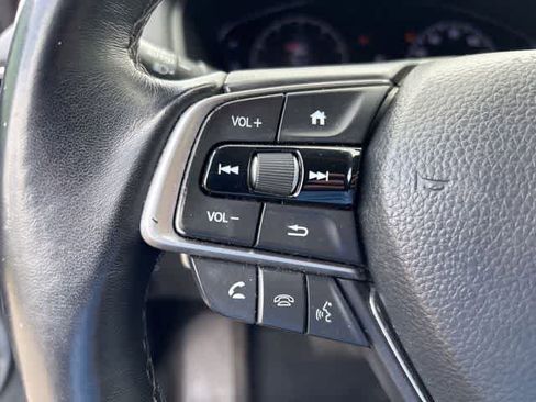 Used 2022 Honda Accord Touring image 11