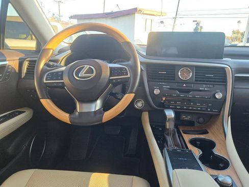 Used 2020 Lexus RX 350L Premium w/ Premium Package image 18