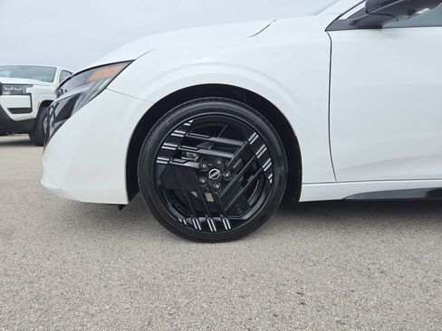 New 2026 Nissan Sentra SR w/ SR Premium Package FWD image 38
