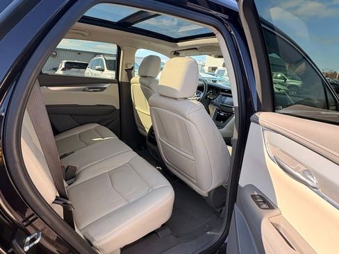 Used 2018 Cadillac XT5 Luxury w/ Driver Awareness Package image 14