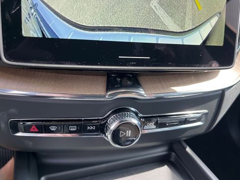 New 2026 Volvo XC60 B5 Ultra w/ Protection Package Premier image 17