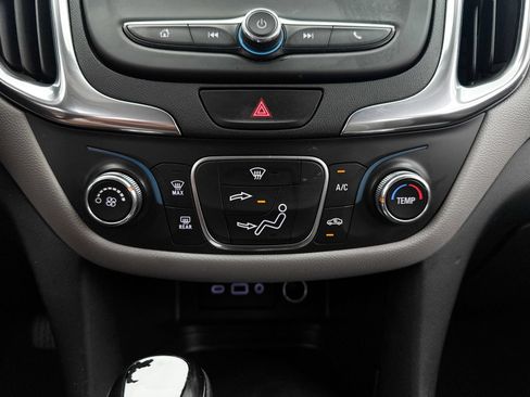 Used 2020 Chevrolet Equinox LT FWD image 20