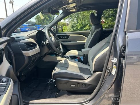 Used 2025 Subaru Forester Limited AWD/4WD image 18