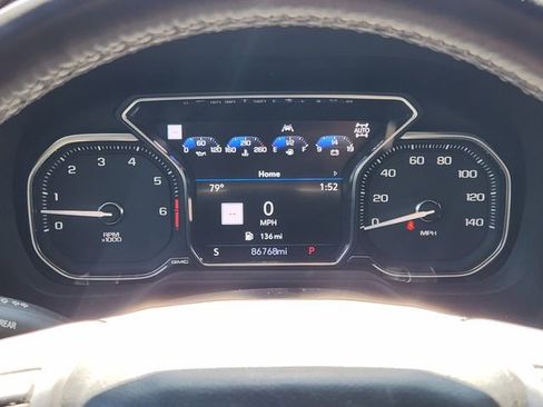 Used 2021 GMC Yukon SLT w/ SLT Premium Package image 13