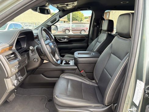 Used 2023 Chevrolet Suburban Premier image 20