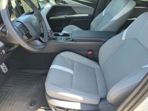 Used 2026 Toyota Camry SE w/ Multimedia Upgrade Package image 13