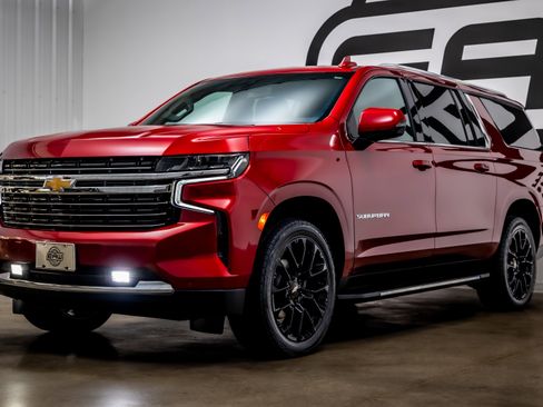 Used 2022 Chevrolet Suburban LT w/ Luxury Package image 26