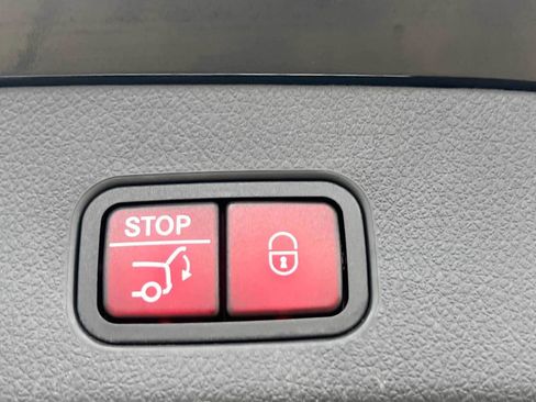 Certified 2023 Mercedes-Benz GLC 300 image 13