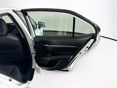 Used 2024 Toyota Camry SE FWD image 27