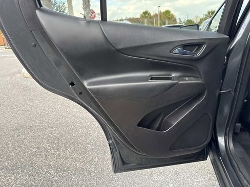 Used 2018 Chevrolet Equinox LT image 13