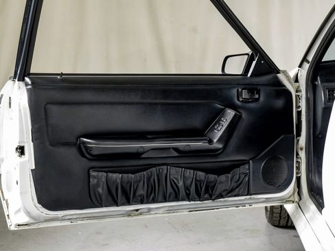 Used 1993 Ford Mustang GT image 28