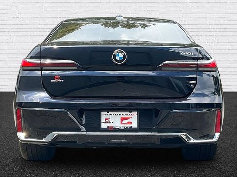 Used 2024 BMW 740i RWD image 5