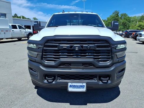 New 2025 RAM 2500 Tradesman AWD/4WD image 9