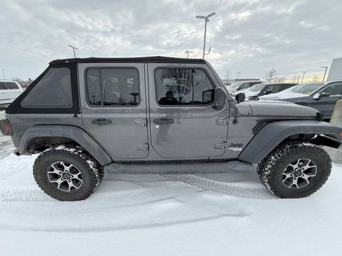 Used 2018 Jeep Wrangler Unlimited Sport S image 12