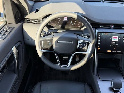 Used 2025 Land Rover Discovery Sport Dynamic SE image 19