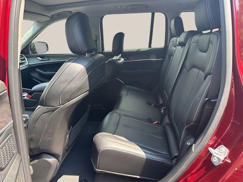 Used 2022 Jeep Grand Cherokee Limited 4xe image 16