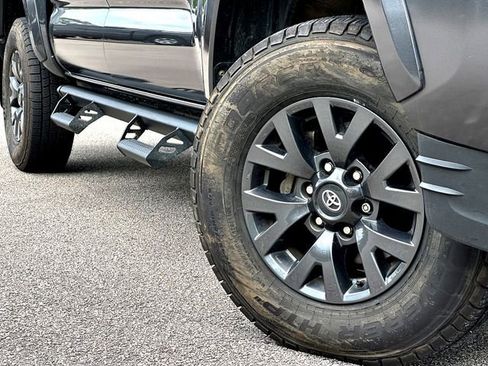 Used 2023 Toyota Tacoma SR5 RWD image 2