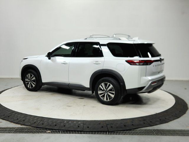 Used 2025 Nissan Pathfinder SL FWD image 6