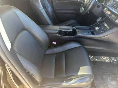 Used 2014 Lexus CT 200h 5dr Sdn Hybrid image 39