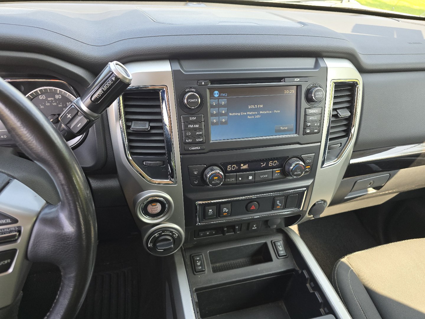Used 2018 Nissan Titan SV w/ SV Convenience Package AWD/4WD image 31