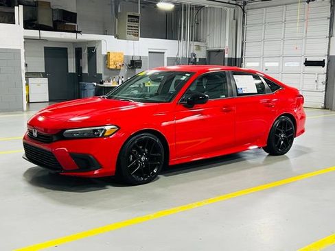 Used 2023 Honda Civic Sport image 2