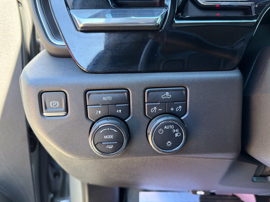 Used 2024 Chevrolet Silverado 1500 LT AWD/4WD image 21