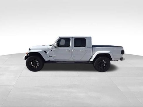 Used 2023 Jeep Gladiator Overland AWD/4WD image 2