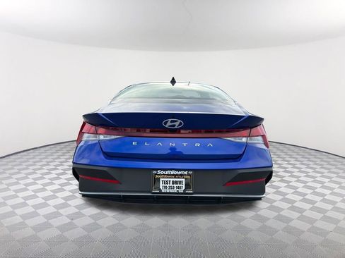 Used 2025 Hyundai Elantra SE w/ Cargo Package FWD image 6