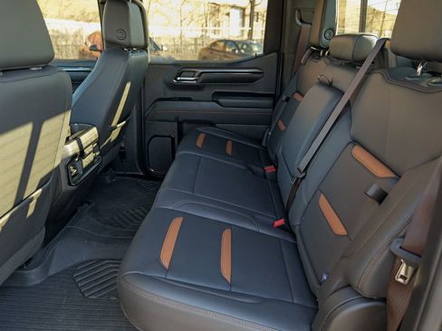 Used 2024 GMC Sierra 1500 AT4 w/ Technology Package image 32