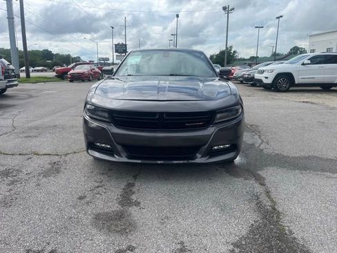 Used 2018 Dodge Charger GT image 2