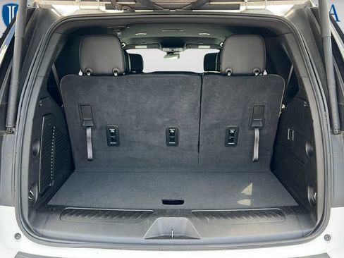 Used 2024 Chevrolet Tahoe LT RWD image 12