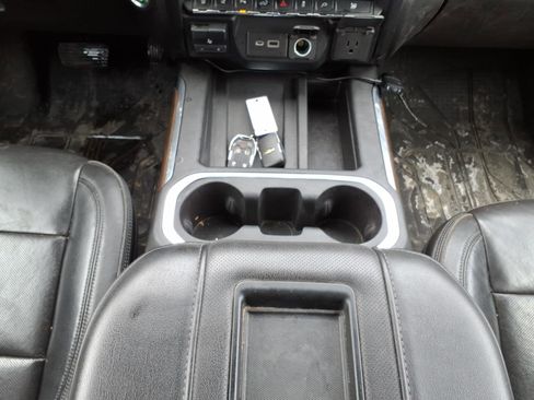 Used 2021 Chevrolet Silverado 2500 High Country image 17