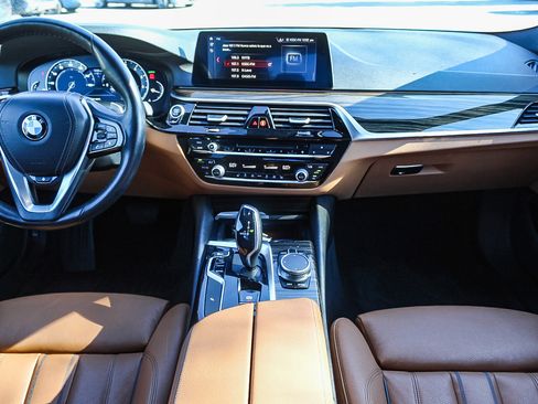 Used 2019 BMW 540i image 12
