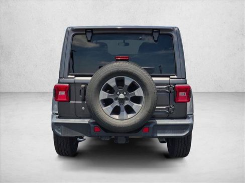 Used 2018 Jeep Wrangler Unlimited Sahara AWD/4WD image 6