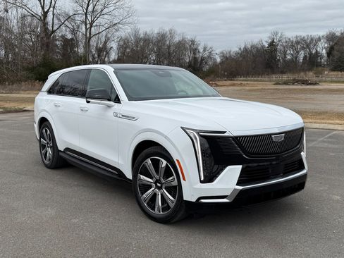 Used 2025 Cadillac Escalade IQ Luxury 2 image 1