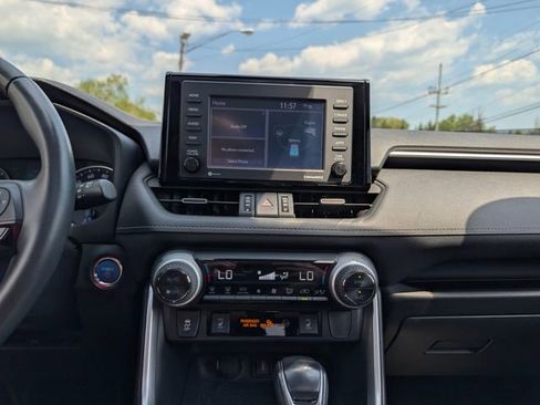 Used 2021 Toyota RAV4 XLE Premium AWD/4WD image 17