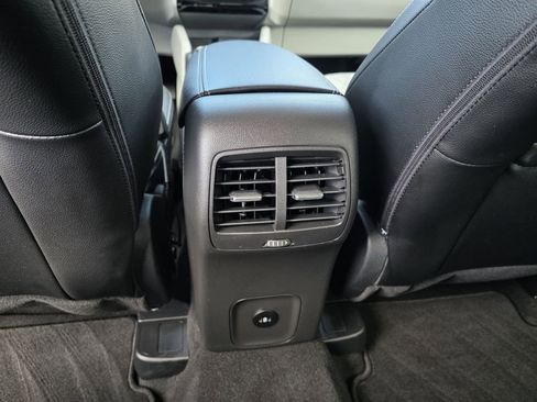 Used 2024 Ford Escape Platinum w/ Premium Technology Package image 18