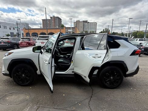 Used 2022 Toyota RAV4 XSE AWD/4WD image 18