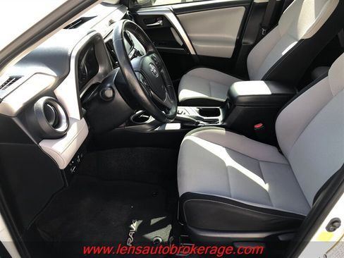 Used 2017 Toyota RAV4 XLE w/ Plus Special Value Package AWD/4WD image 11