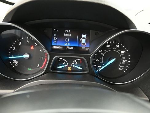 Used 2019 Ford Escape SEL image 3