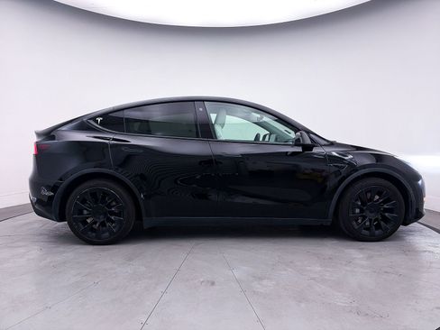 Used 2021 Tesla Model Y Long Range image 35