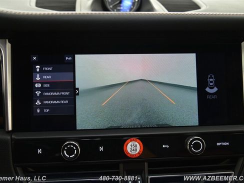 Used 2022 Porsche Macan image 32