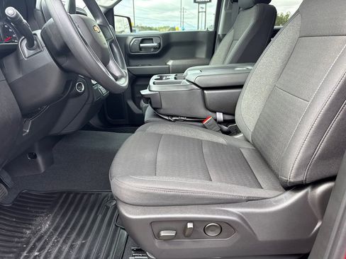 Used 2025 Chevrolet Silverado 1500 Custom image 10
