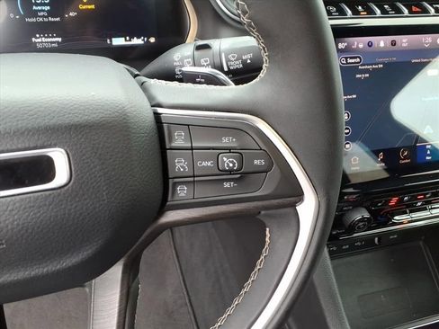 Used 2024 Jeep Grand Cherokee L Limited w/ Luxury Tech Group II image 24