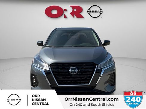 New 2025 Nissan Kicks Play S image 2