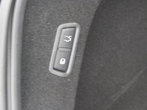 Used 2022 Maserati Levante GT image 9