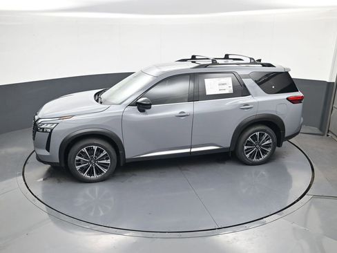 New 2026 Nissan Pathfinder Platinum AWD/4WD image 14