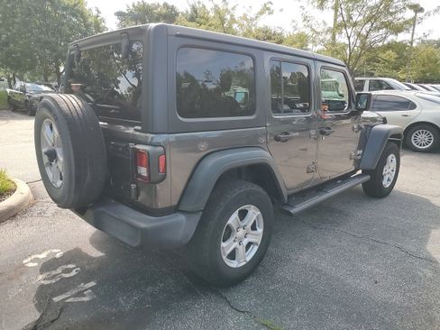 Used 2019 Jeep Wrangler Unlimited Sport S AWD/4WD image 4